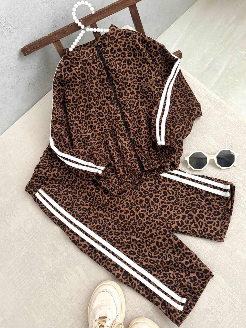 عکس کراپ شلوار پلنگی - شماره 7