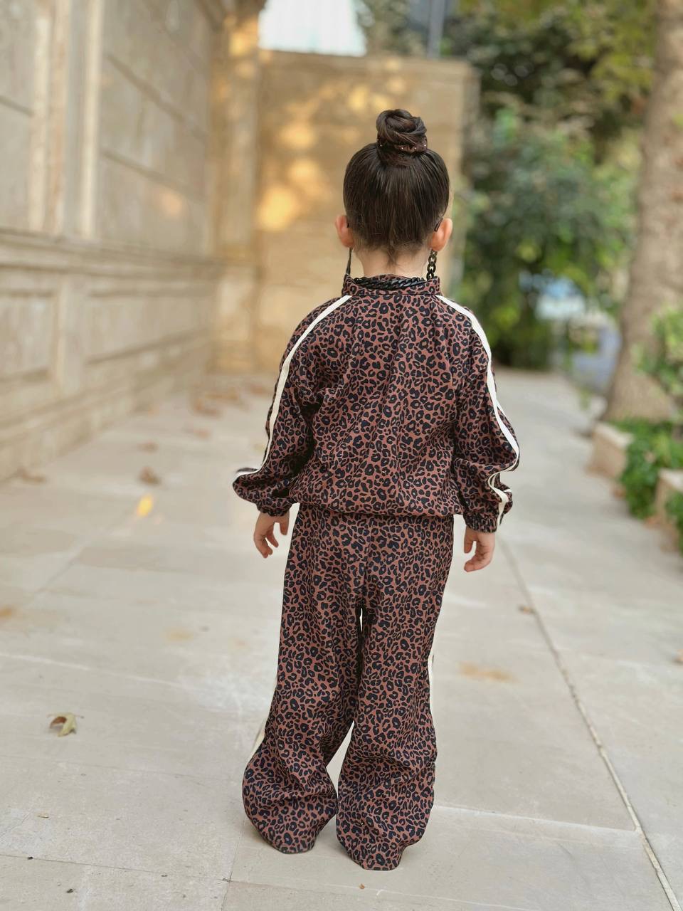 عکس کراپ شلوار پلنگی - شماره 3