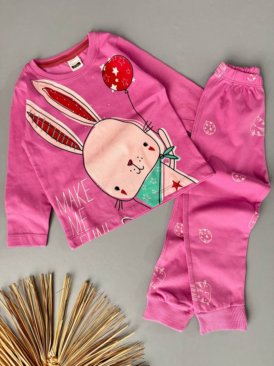 عکس ست خرگوش و هیولا - شماره 2