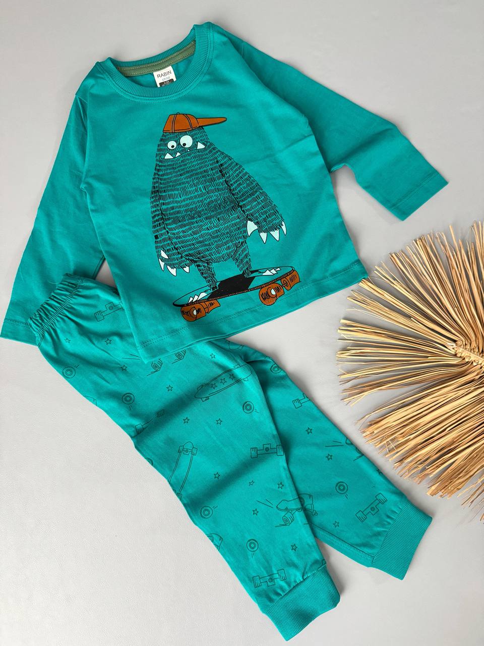 عکس ست خرگوش و هیولا - شماره 3