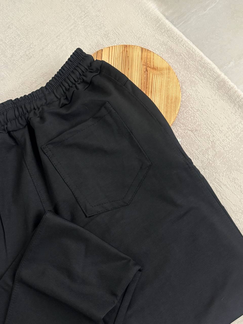 عکس شلوار اسلش نوار قرمز - شماره 4