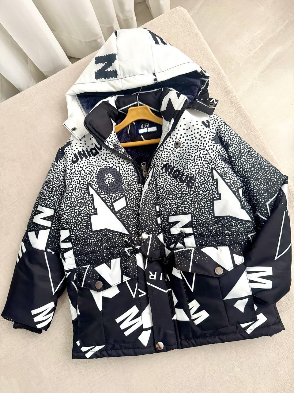 عکس کاپشن M - شماره 1