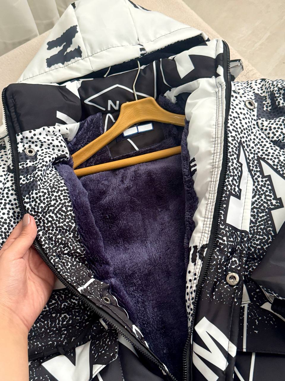 عکس کاپشن M - شماره 4