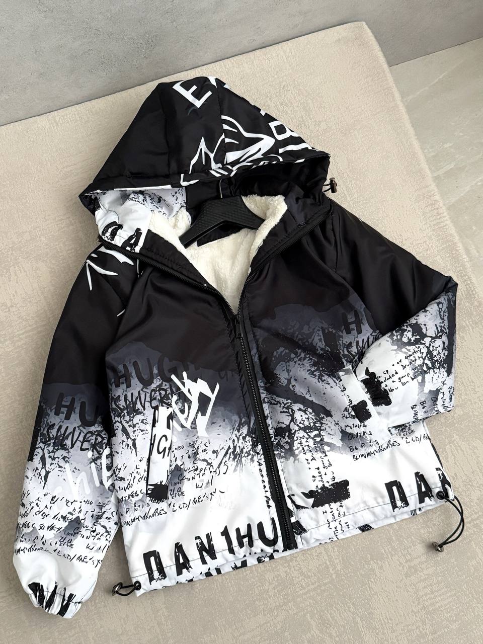 عکس کاپشن BLACK & WHITE - شماره 2